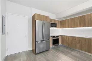 2960 NE 207th St, Miami, FL 33180 - Photo 4