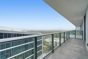 2960 NE 207th St, Miami, FL 33180 - Photo 2