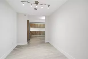 2960 NE 207th St, Miami, FL 33180 - Photo 14