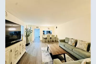 2200 S Cypress Bend Dr, Unit #802, Pompano Beach, FL 33069 - Photo 2