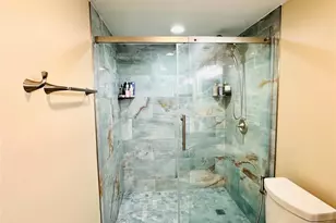 2200 S Cypress Bend Dr, Pompano Beach, FL 33069 - Photo 10