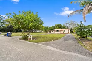5705 Harding St, Hollywood, FL 33021 - Photo 4