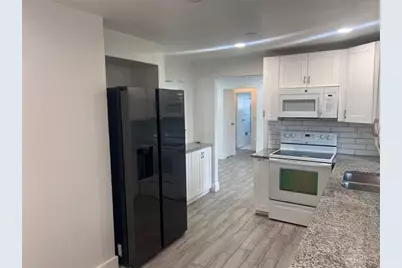 8361 NW 27th Pl, Sunrise, FL 33322 - Photo 8