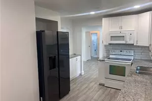 8361 NW 27th Pl, Sunrise, FL 33322 - Photo 8