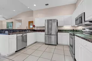 292 Canterbury Dr E, Palm Beach Gardens, FL 33418 - Photo 22