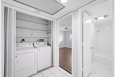 7552  Stirling Rd, Unit #213, Hollywood, FL 33024 - Photo 10