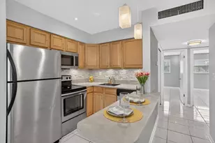 4051 NE 13th Ave, Oakland Park, FL 33334 - Photo 8