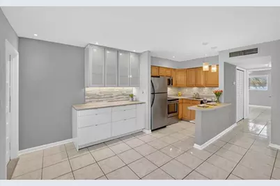 4051 NE 13th Ave, Unit #77, Oakland Park, FL 33334 - Photo 1