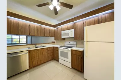 1701  Whitehall Dr, Unit #303, Davie, FL 33324 - Photo 10