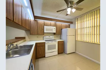 1701  Whitehall Dr, Unit #303, Davie, FL 33324 - Photo 12