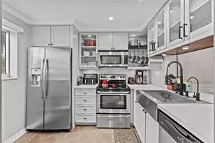 2761 S Oakland Forest Dr, Oakland Park, FL 33309 - Photo 4