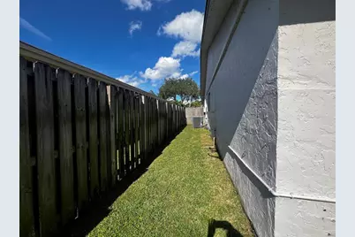 9320 NW 32nd St, Sunrise, FL 33351 - Photo 30