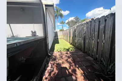 9320 NW 32nd St, Sunrise, FL 33351 - Photo 28