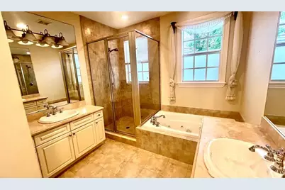 2720 NE 9th Ave, Wilton Manors, FL 33334 - Photo 16