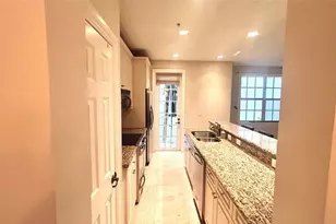 2720 NE 9th Ave, Wilton Manors, FL 33334 - Photo 4