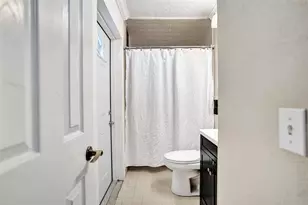 4221 NE 13th Ave, Oakland Park, FL 33334 - Photo 14