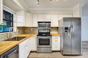 4221 NE 13th Ave, Oakland Park, FL 33334 - Photo 8