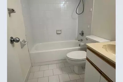 821  Crystal Lake Dr, Unit #1101, Deerfield Beach, FL 33064 - Photo 16