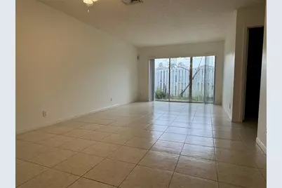 821  Crystal Lake Dr, Unit #1101, Deerfield Beach, FL 33064 - Photo 4