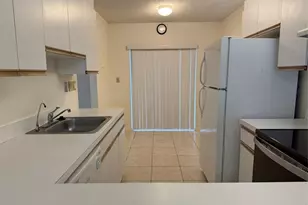 821 Crystal Lake Dr, Deerfield Beach, FL 33064 - Photo 8