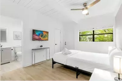 3070 NE 13th Ave, Oakland Park, FL 33334 - Photo 20