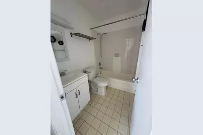 660 W Park Dr, Unit #206, Miami, FL 33172 - Photo 14