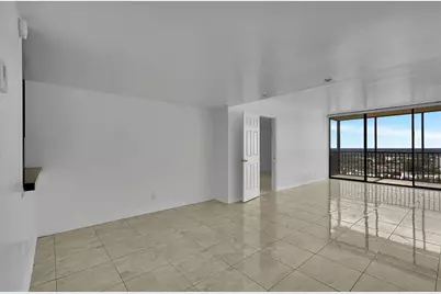 20335 W Country Club Dr, Unit #2210, Aventura, FL 33180 - Photo 2