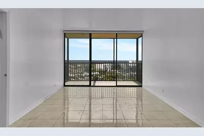 20335 W Country Club Dr, Unit #2210, Aventura, FL 33180 - Photo 14