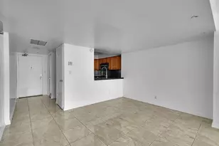 20335 W Country Club Dr, Aventura, FL 33180 - Photo 12