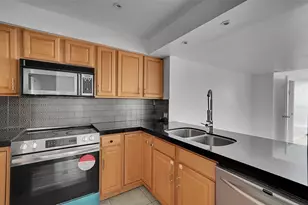 20335 W Country Club Dr, Aventura, FL 33180 - Photo 4