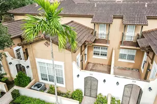 1061 SW 147th Ter, Pembroke Pines, FL 33027 - Photo 2