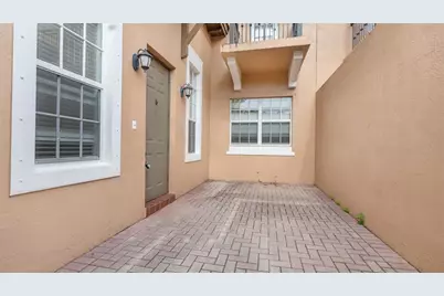 1061 SW 147th Ter, Pembroke Pines, FL 33027 - Photo 6