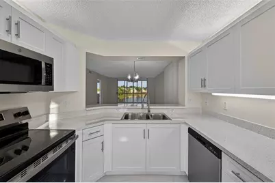 7882  Trent Dr, Unit #310, Tamarac, FL 33321 - Photo 4