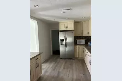 7001 NW 76th Ct, Tamarac, FL 33321 - Photo 8