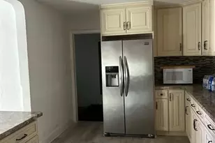 7001 NW 76th Ct, Tamarac, FL 33321 - Photo 8