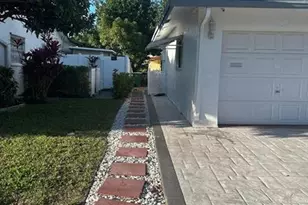 7001 NW 76th Ct, Tamarac, FL 33321 - Photo 14