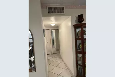 2871  Somerset Dr, Unit #105, Lauderdale Lakes, FL 33311 - Photo 8