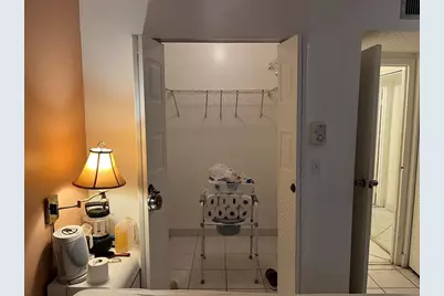 2871  Somerset Dr, Unit #105, Lauderdale Lakes, FL 33311 - Photo 16