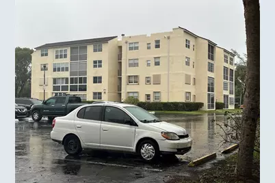 2871  Somerset Dr, Unit #105, Lauderdale Lakes, FL 33311 - Photo 2