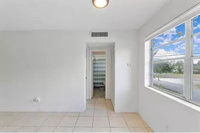 14950 E Miami Ave, Unit #4, Miami, FL 33168 - Photo 4