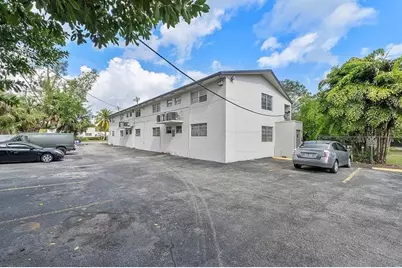 14950 E Miami Ave, Unit #4, Miami, FL 33168 - Photo 6