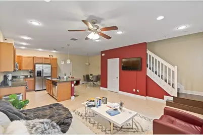4025  Cascada Cir, Hollywood, FL 33024 - Photo 4