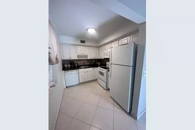 164  Burgundy D, Unit #164, Delray Beach, FL 33484 - Photo 2