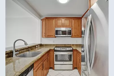 2201 SE 9th St, Unit #106, Pompano Beach, FL 33062 - Photo 12