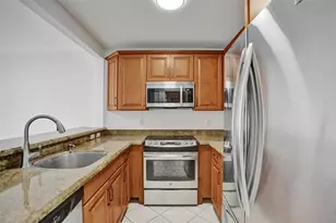 2201 SE 9th St, Pompano Beach, FL 33062 - Photo 12