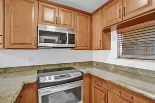 2201 SE 9th St, Pompano Beach, FL 33062 - Photo 8