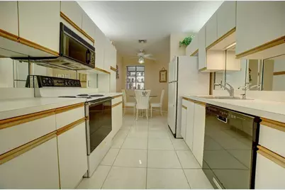 5219  Europa Dr, Unit #G, Boynton Beach, FL 33437 - Photo 6