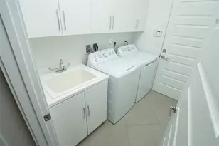 10660 S Lago Vista Cir, Parkland, FL 33076 - Photo 26