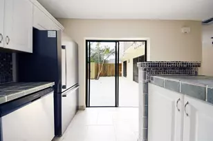 1700 Embassy Dr Unit, West Palm Beach, FL 33401 - Photo 16