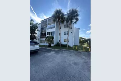 2800  Somerset Dr, Unit #J107, Lauderdale Lakes, FL 33311 - Photo 1